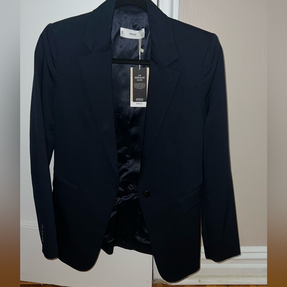 NAVY BLUE BLAZER